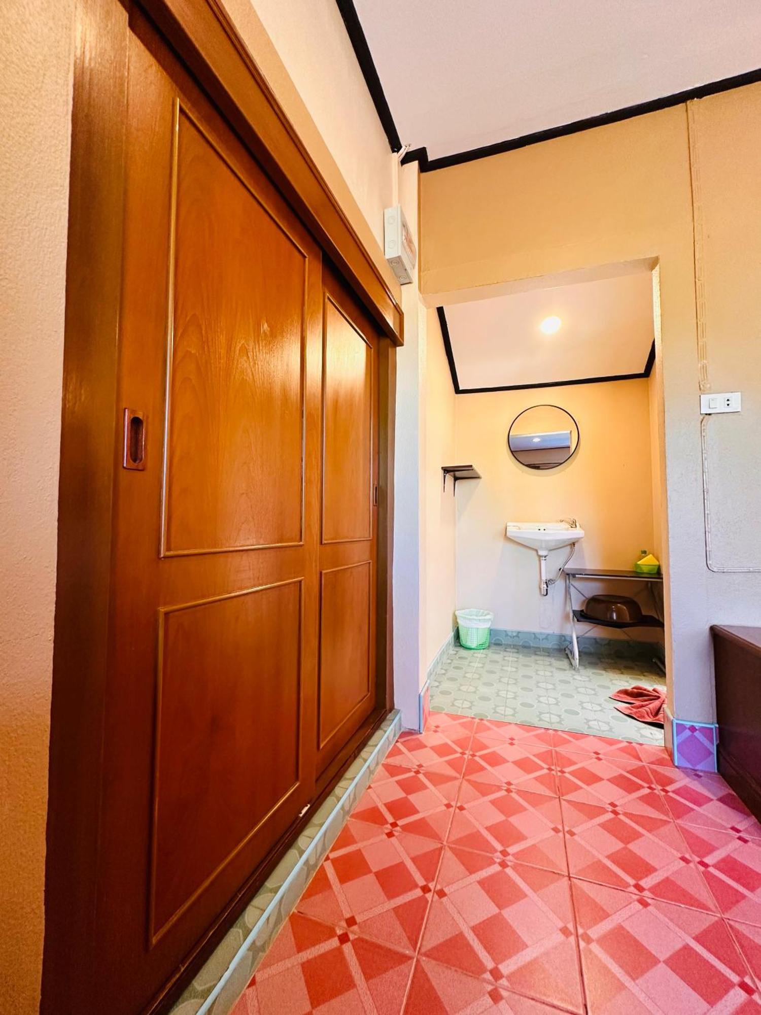 Lanta Queen Resort Koh Lanta Exterior photo